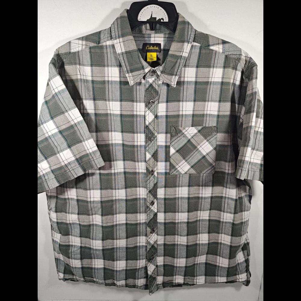 Cabelas Button Down Men's Size XL Short Sleeve Green Plaid Pocket Shirt
